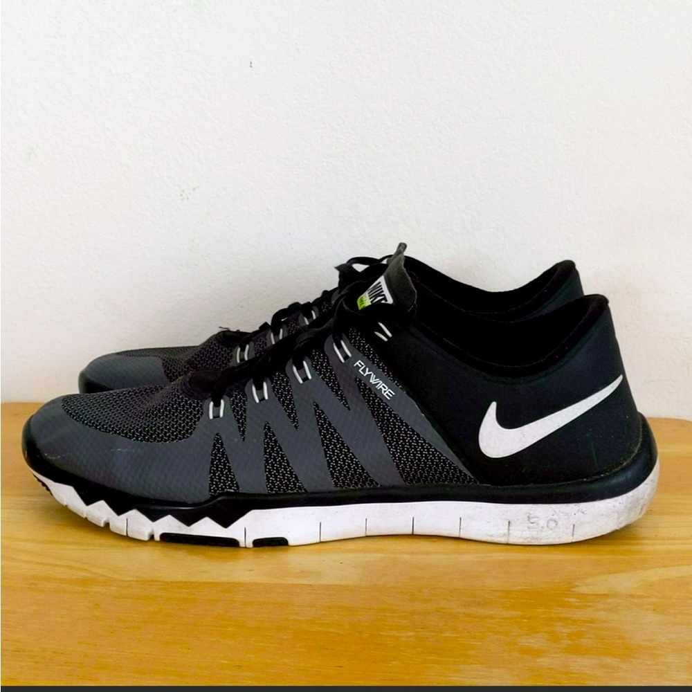 Black/Gray Men’s size 13 Nike Flywire 5.0 trainers